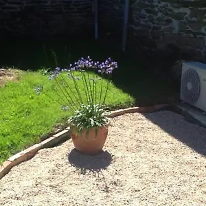 Hébergement de vacances Les Ecuries Is A Modern Renovated Barn, Laniscat